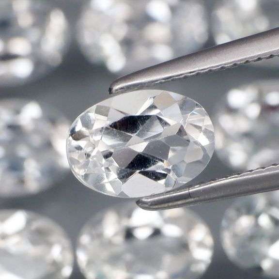 Glittering 14.16ct diamond white Topaz set