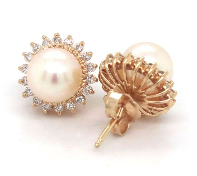 14kt Yellow gold 7.5mm Akoya pearl earrings with diamond halo