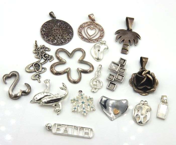 Lot of vintage 925 sterling silver pendants