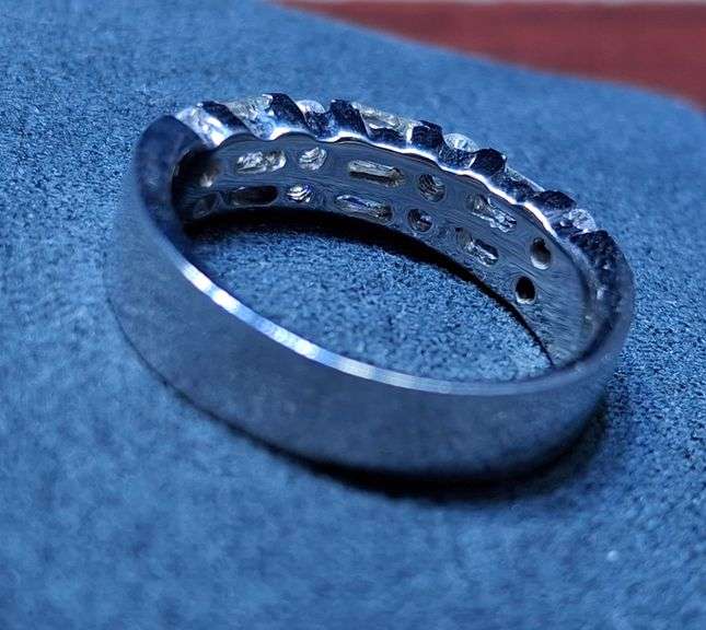 14KT Natural Diamond Wedding Band