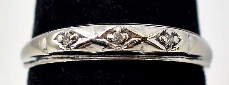 Wonderful Diamond Ring in 10K White Gold
