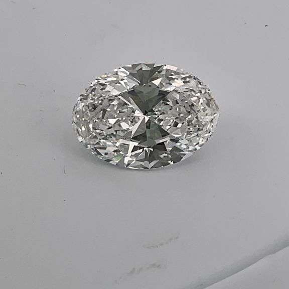 I.G.I CERTIFIED LOOSE DIAMOND 8.02 CARAT LAB GROWN OVAL CUT E-VS1