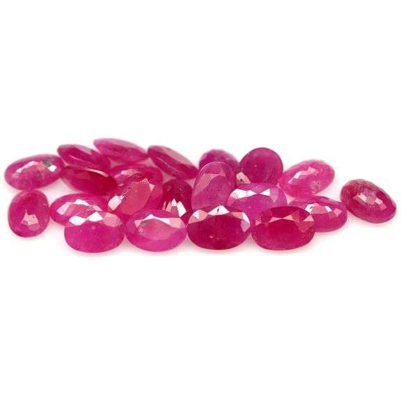 Simply gorgeous 11.16ct reddish pink Ruby set