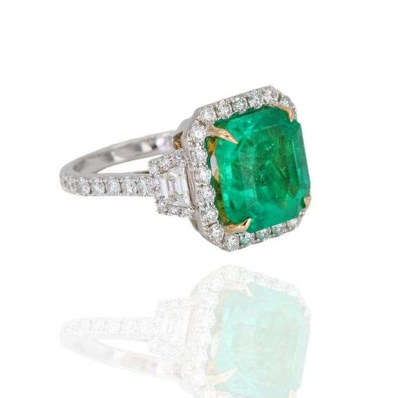 GIA 18k (750) White Gold Natural Colombian Emerald and Natural Diamond Ring