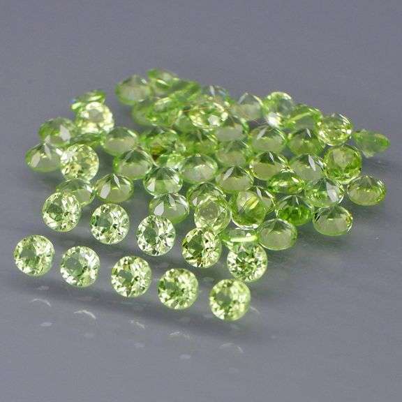 Round brilliant cut! Untreated! Matched! 4.75ct Peridot set!