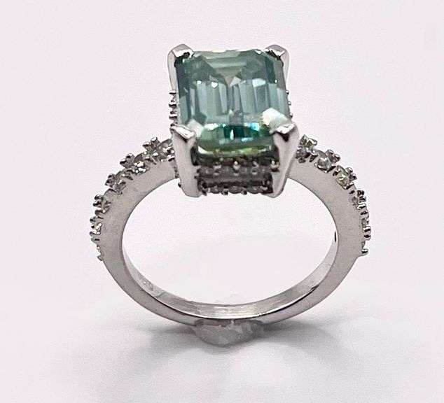 Stunning Rare 6.25 Ct Ice Blue/Green Lab Simulated Diamond Ring