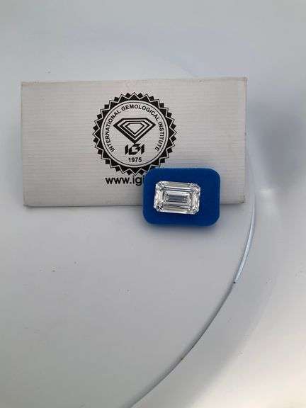 I.G.I CERTIFIED LOOSE DIAMOND 10.07 CARAT LAB GROWN EMERALD CUT F-VVS2
