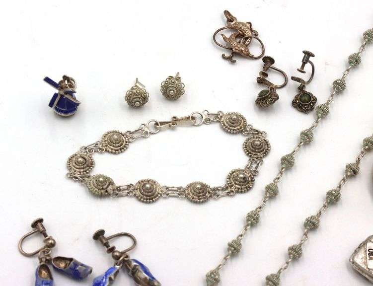 Group lot of Vintage 925 sterling silver jewelry