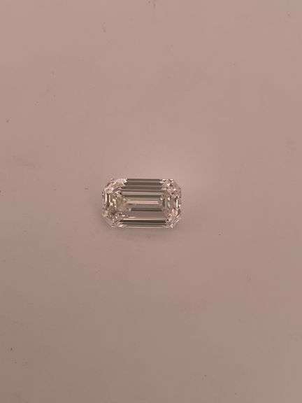 I.G.I CERTIFIED 3.10 CARAT EMERALD CUT LAB GROWN DIAMOND