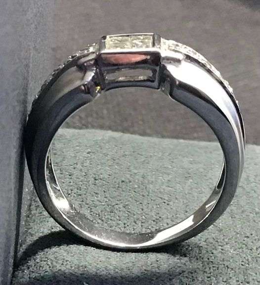 14K WHITE GOLD NATURAL DIAMOND WEDDING BAND