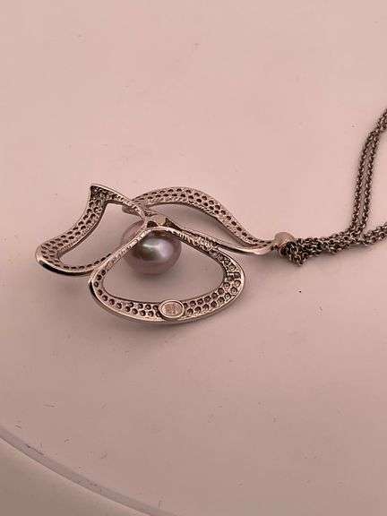 18K WHITE GOLD NECKLACE WITH PENDANT