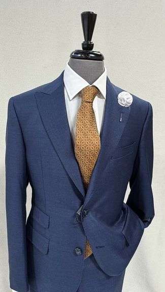 Stylish Peak Lapel Suit, With Sharkskin Design Fabric. Slim Fit