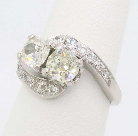 Vintage Toi-et-Moi Diamond Ring