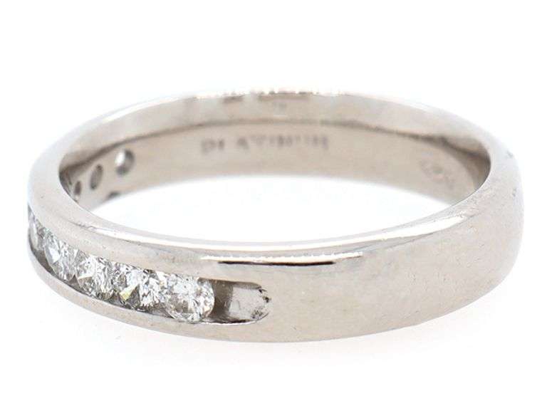 0.25ctw Diamond Channel Set Wedding Band Ring in Platinum