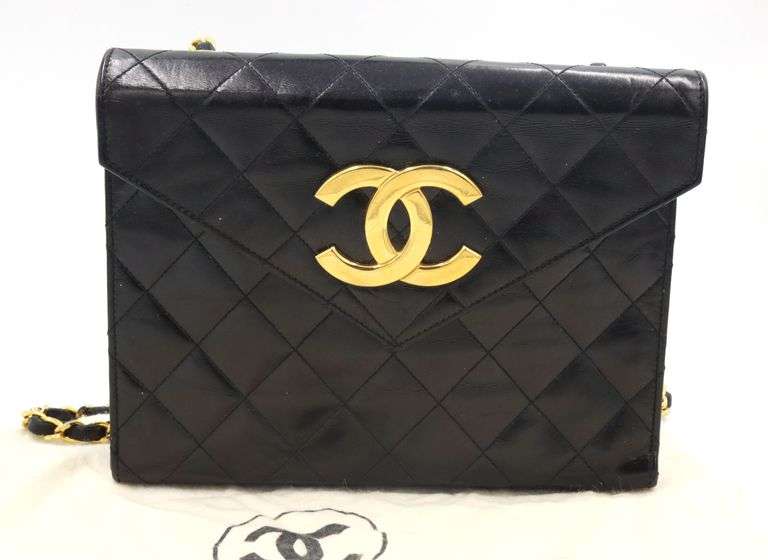 '86-'89 Chanel Vintage Classic Patent Flap