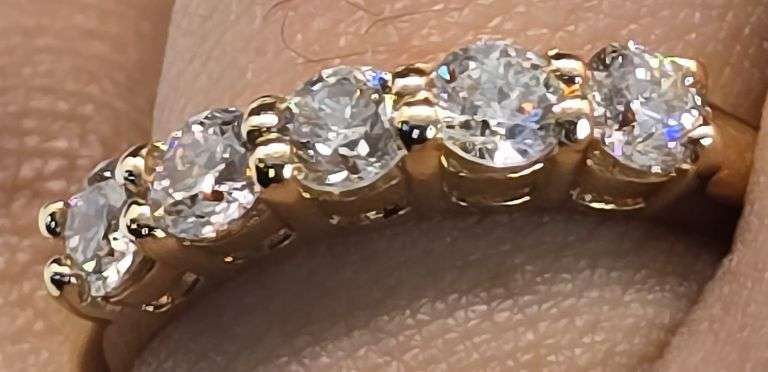 14K Yellow Gold Round Brilliant Cut Diamond