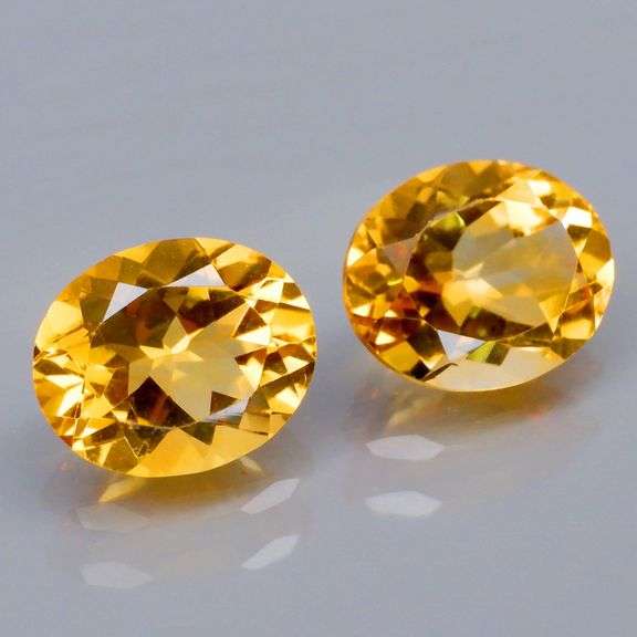 Full body flashing! 6.95ct golden yellow Citrine pair
