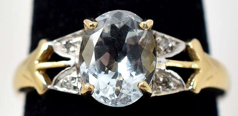 Beautiful 10K Yellow Gold Blue Topaz Gemstone and Diamond Ring