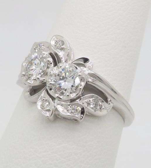 Vintage Toi-et-Moi Diamond Ring in 14k White Gold