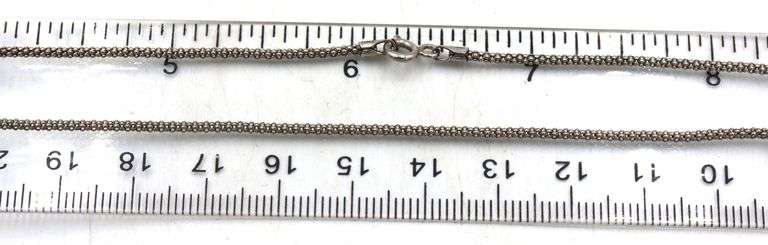 Group of 6 Vintage 925 sterling silver necklaces