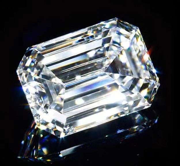 Dazzling 4.15 Ct Emerald Cut White Lab Simulated Diamond Solitaire