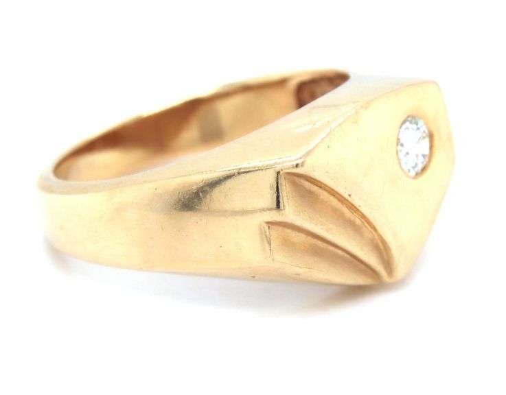 Nicely Styled 14K YG Man's Ring with 1/5 Ct. Diamond