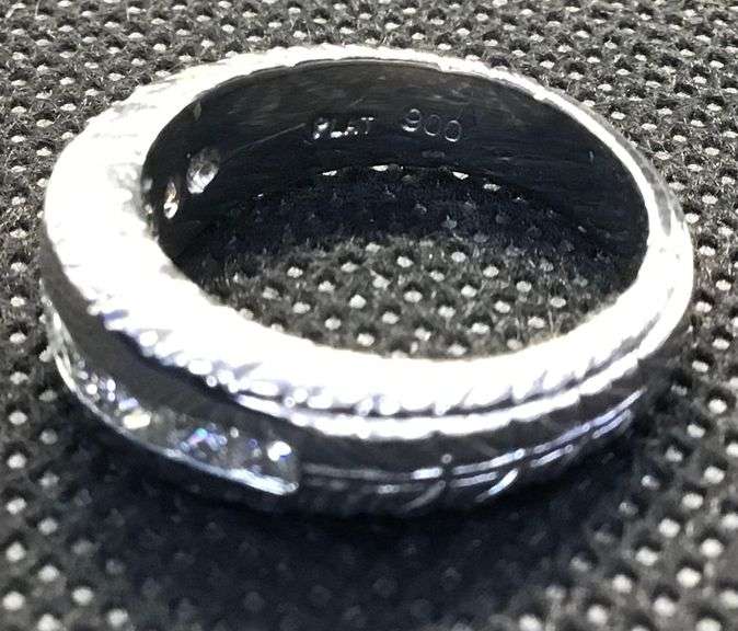 PLATINUM NATURAL DIAMOND WEDDING BAND