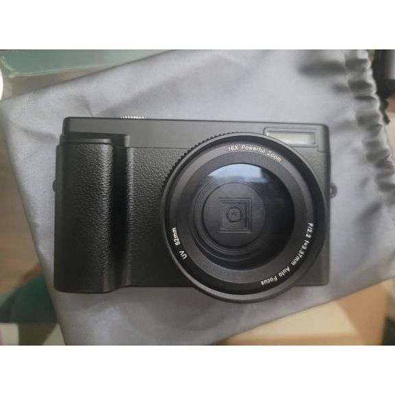 4K Digital Vlogging Camera with 48MP Flip Screen