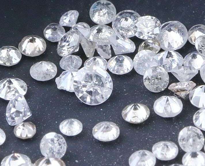 High fire 1.05ct set of round brilliant Diamonds!