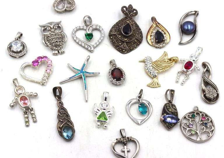 Group lot of vintage 925 sterling silver pendants