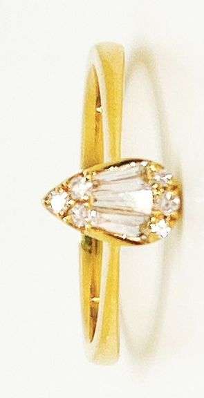 18KT Yellow Gold Teardrop Diamond Ring
