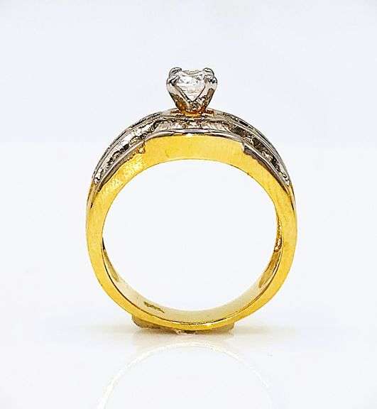 Stunning 14 Kt Yellow Gold Plated 4.25 Ctw Lab Simulated Diamond Ring