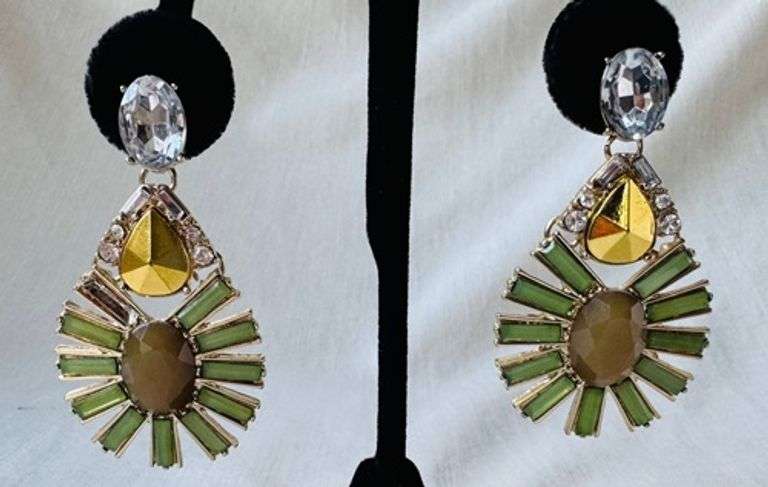 A Very Sexy Fashion Design Earrings