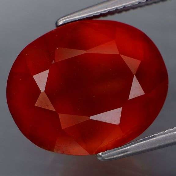 Collectors fiery 8.81ct color shifting Hessonite Garnet!