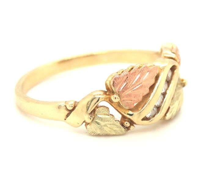 Fashionable 10-12K Multi-color ring with Diamonds