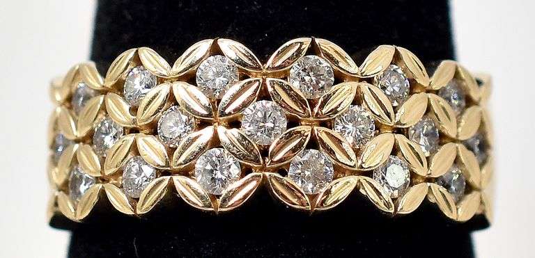 Gorgeous 14K Yellow Gold Diamond Band Ring