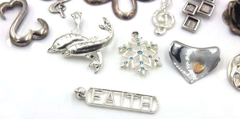 Lot of vintage 925 sterling silver pendants