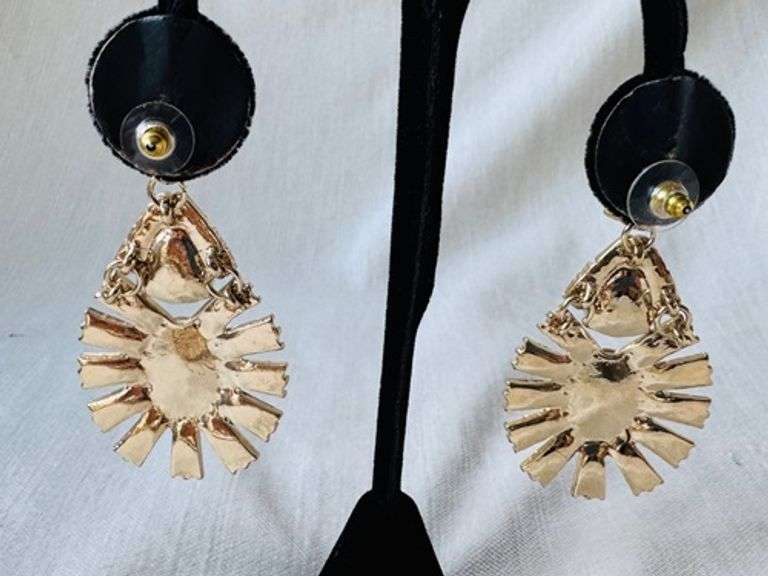 A Very Sexy Fashion Design Earrings