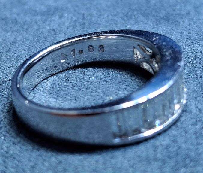 18k white gold natural diamond wedding band