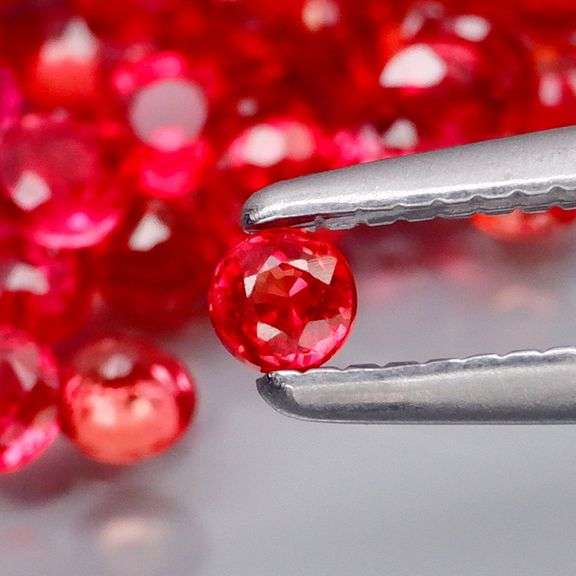 2.84cts of JEDI RED Songean Sapphires!