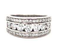 14kt White gold 0.90ctw 3 row diamond band