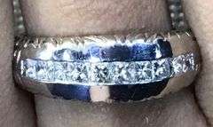 PLATINUM NATURAL DIAMOND WEDDING BAND