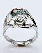 Sparkling 3.25 Ct Bright Ice White Lab Simulated Diamond Ring