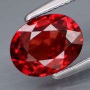 Cherry red! 1.23ct glittering Rhodolite Garnet center stone!