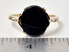 Vintage 10K Yellow Gold Black Onyx Gemstone Ring