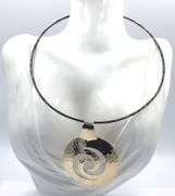 925 Sterling silver round pendant on collar necklace