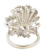 2.92ctw Round Diamond Spray Style Cocktail Ring in 18K