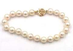White fresh water pearl strand bracelet