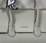 Designer Style Hand Bag By David Jones-Paris