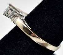 Sparkling 14K White Gold Diamond Ring